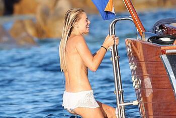 Brooks Nader Topless And Pussy Upskirt Photos